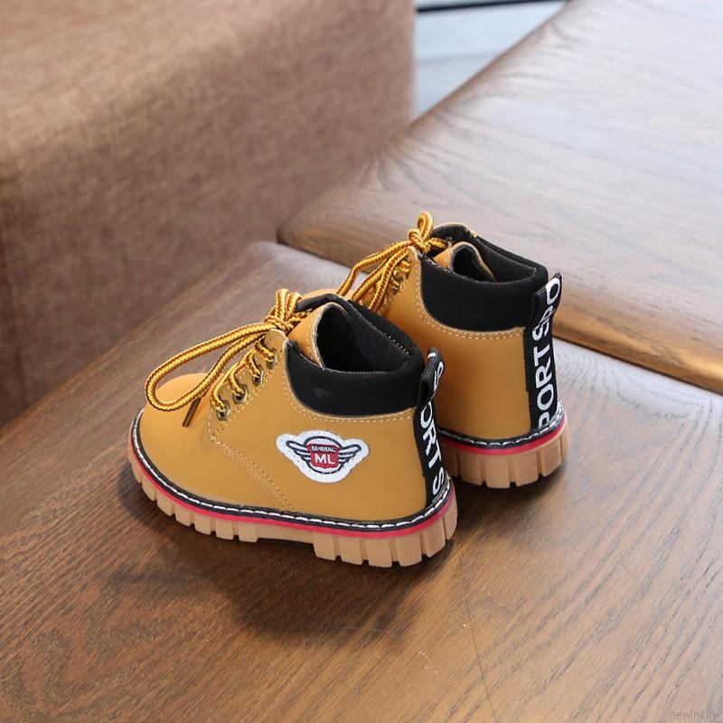 Giày bốt da phong cách Hàn Quốc cho bé