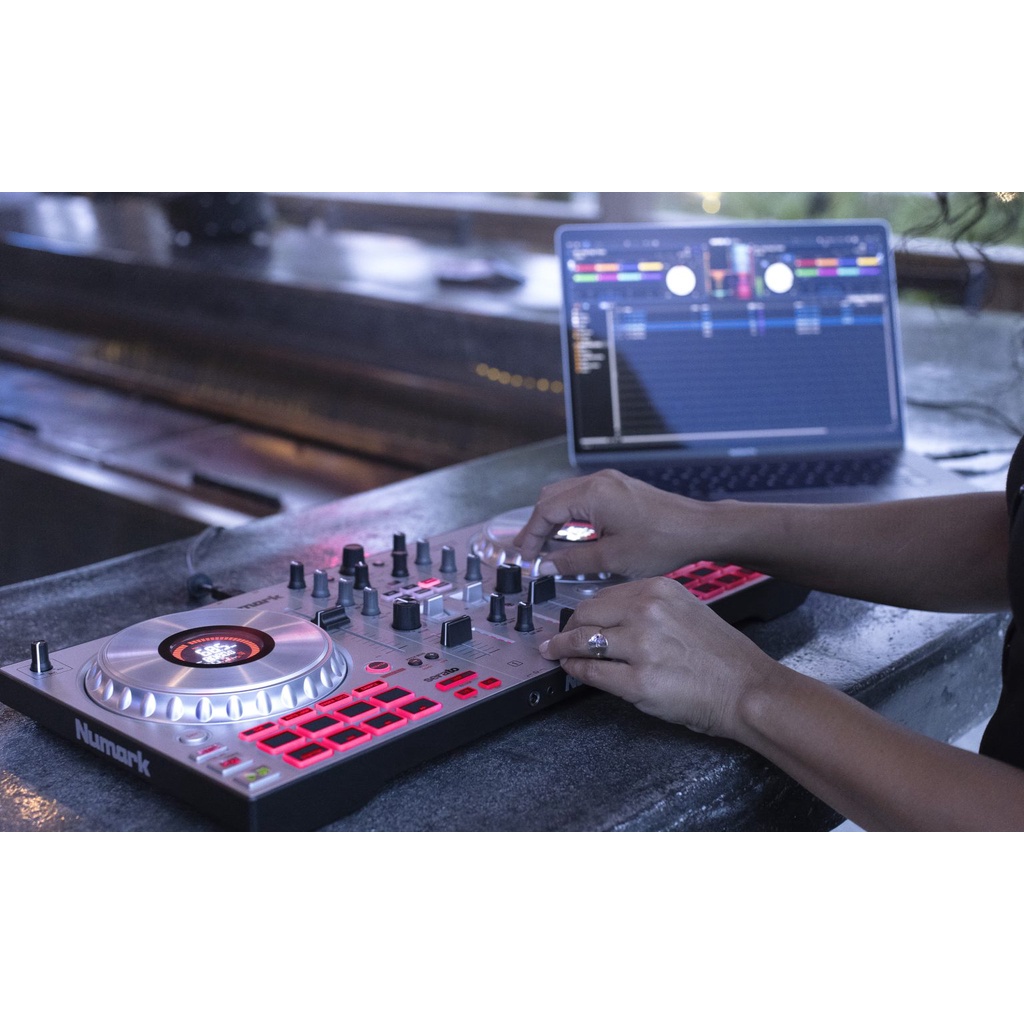Bàn DJ Numark Mixtrack Platinum FX Silver – Bàn DJ 4 kênh với màn hình trên mâm xoay bộ hiệu ứng thế hệ mới