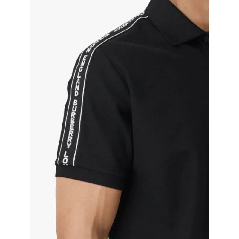 - Áo thun Burberry unisex panelled