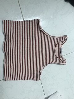 Áo croptop libe rubies pull&bear