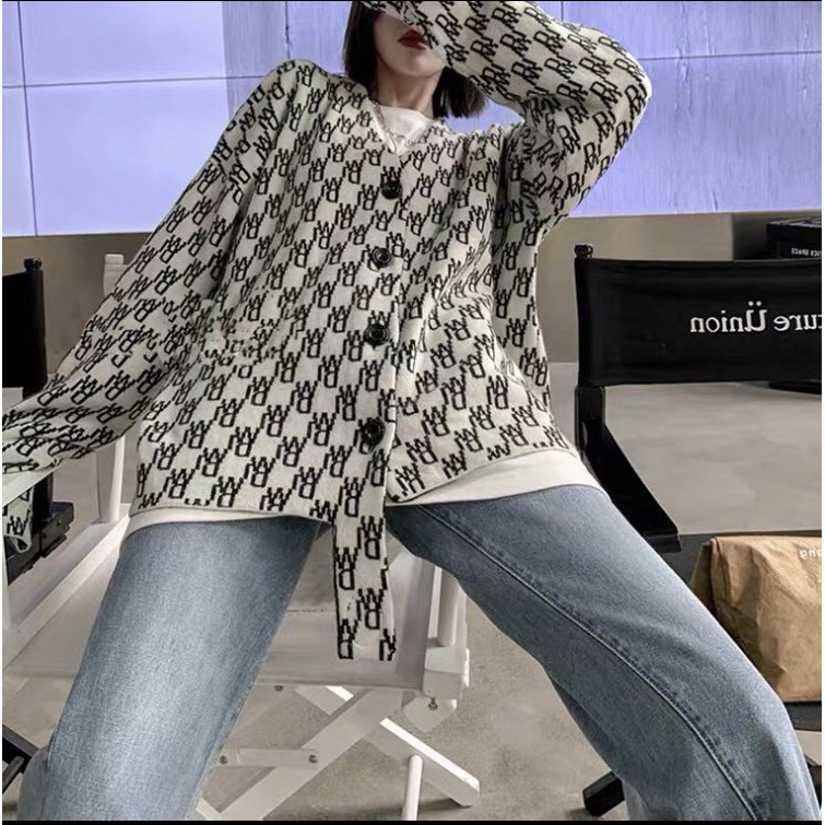 Áo Cardigan Nữ Dài Tay Vạt Thụng In Chữ 3D Siêu Lạ Ulzzang AK01 | BigBuy360 - bigbuy360.vn