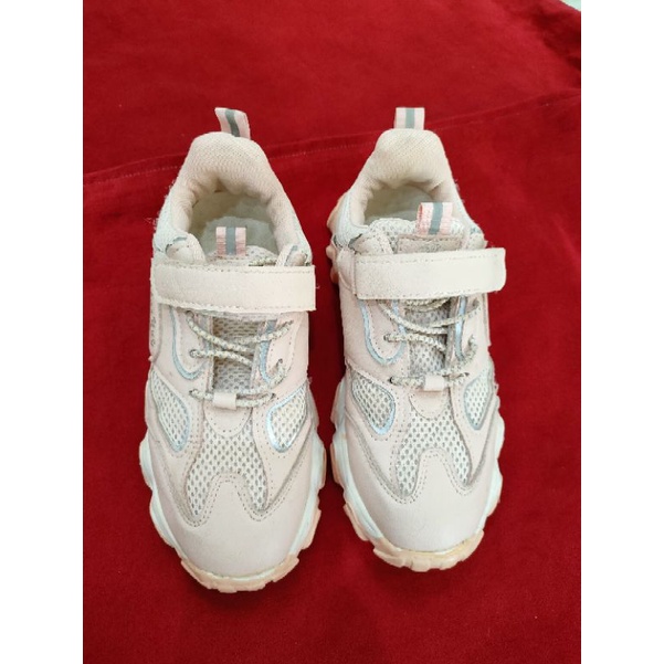 Giày bé gái thanh lý