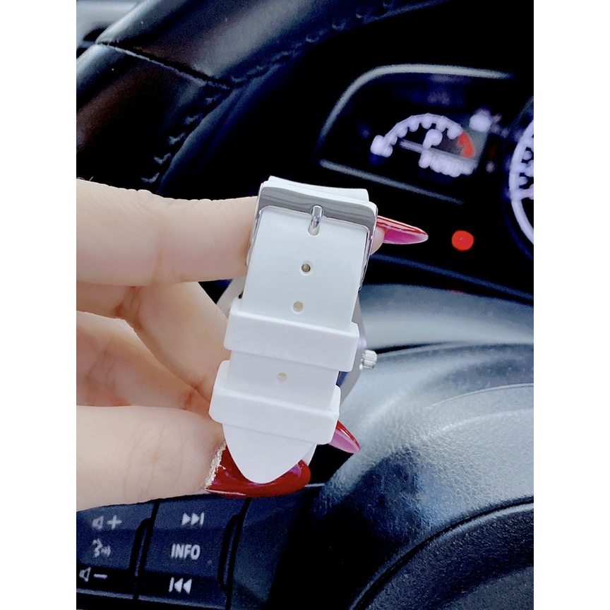 Đồng hồ đeo tay nữ chính hãng, đồng hồ nữ GUESS dây silicon, mặt giọt nước đầy màu sắc nổi bật sang trọng cho phái đẹp