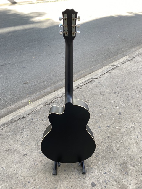 ĐÀN GUITAR ACOUSTIC CÓ TY MÀU ĐEN TẬP CHƠI GIÁ SỐC