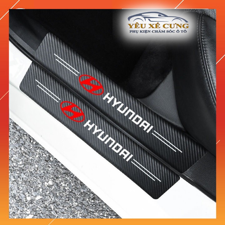 [BỘ 4 MIẾNG] Dán Chống Trầy Xước, Bảo Vệ Bậc Cửa Xe Hơi, Xe Ô Tô Bằng Sợi Carbon Bền Đẹp Có Logo Theo Hãng | BigBuy360 - bigbuy360.vn
