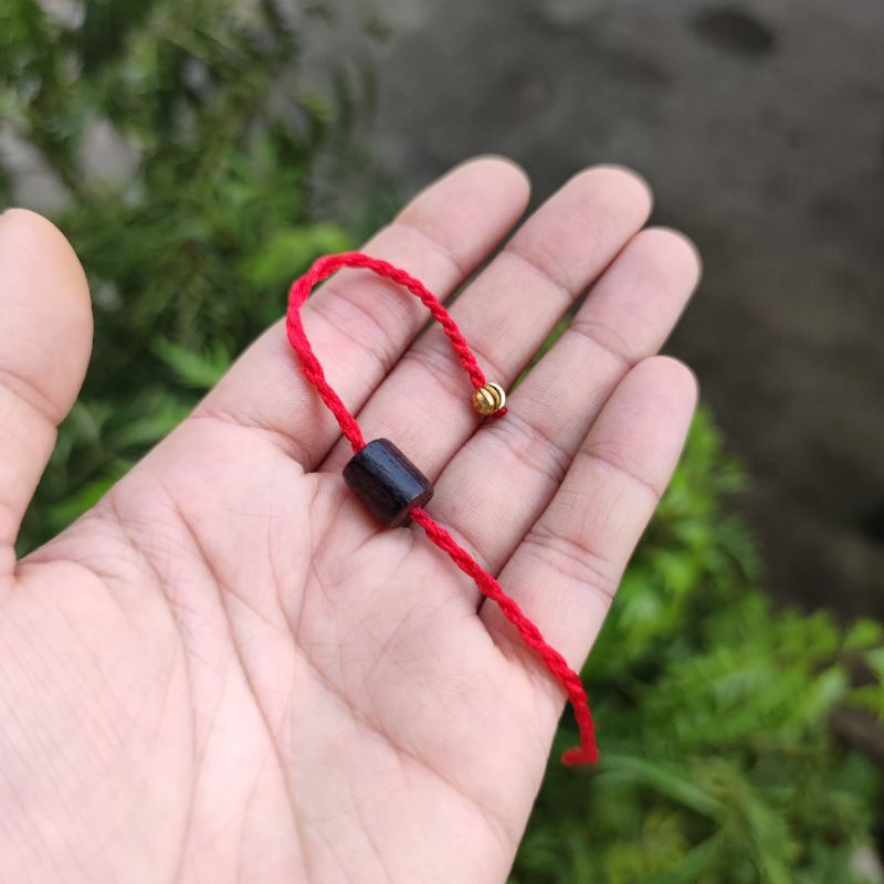 Vòng tay chỉ đỏ hạt đá, vòng tay chỉ đỏ hạt gỗ thơm, hạt gỗ dâu | BigBuy360 - bigbuy360.vn