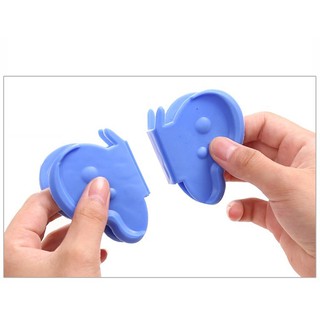 2 Miếng Nhắc Nồi Silicon Hình Bướm cakeshop hcm