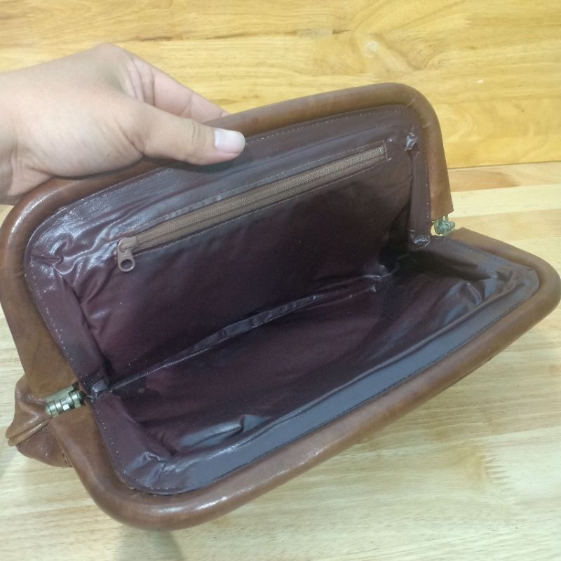 Clutch cầm tay da thật secondhand  180320