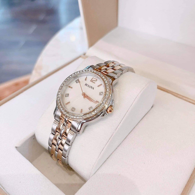 Đồng hồ nữ Bulova chạy pin .
