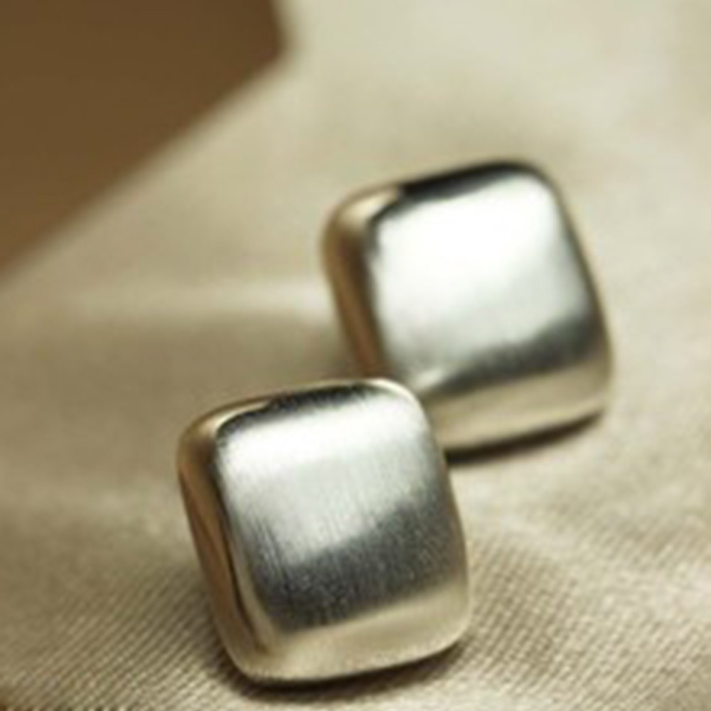 Khuyên tai nữ kiểu dáng hình học thời trang