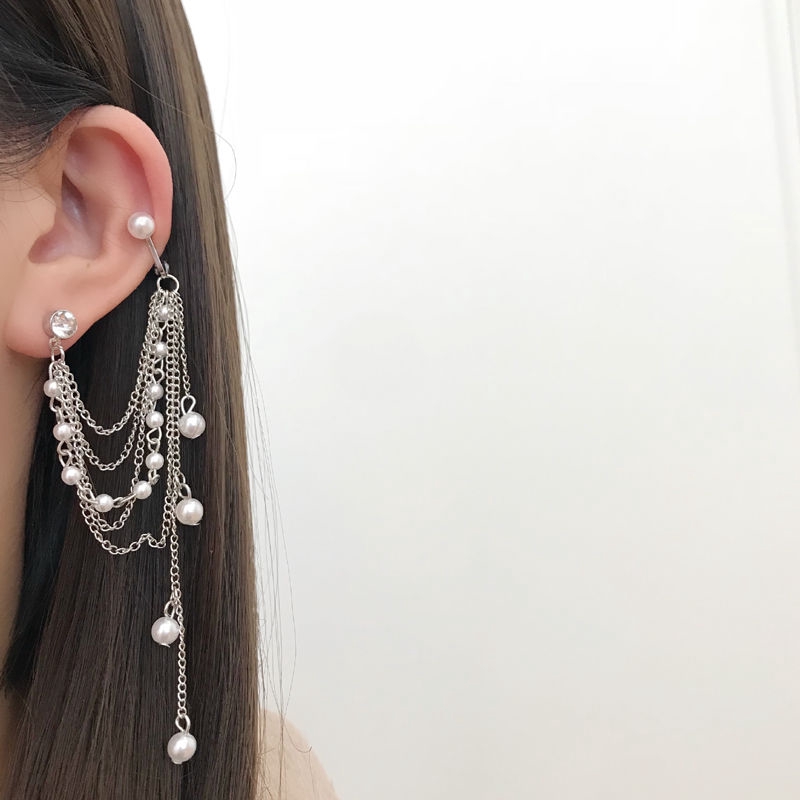 Khuyên kẹp tai phong cách cá tính