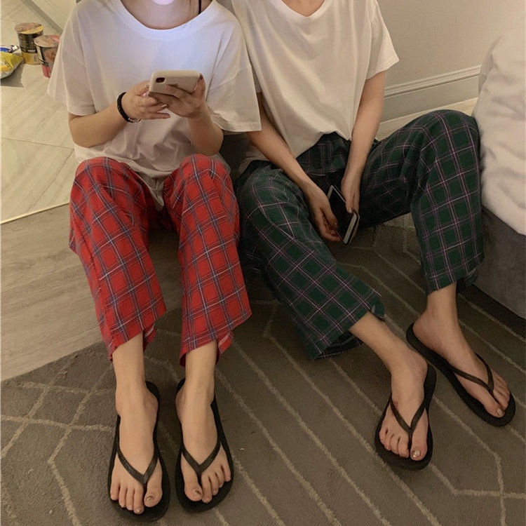 Bộ đồ ngủ tay ngắn dáng rộng quần họa tiết sọc caro phong cách Hàn Quốc thời trang mùa hè năng động cho cặp đôi | BigBuy360 - bigbuy360.vn