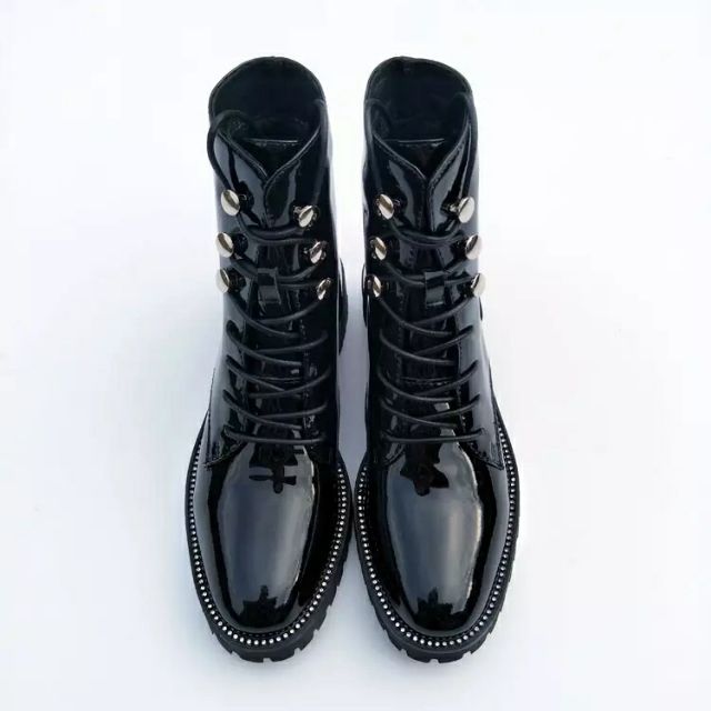 Boot da bóng nữ