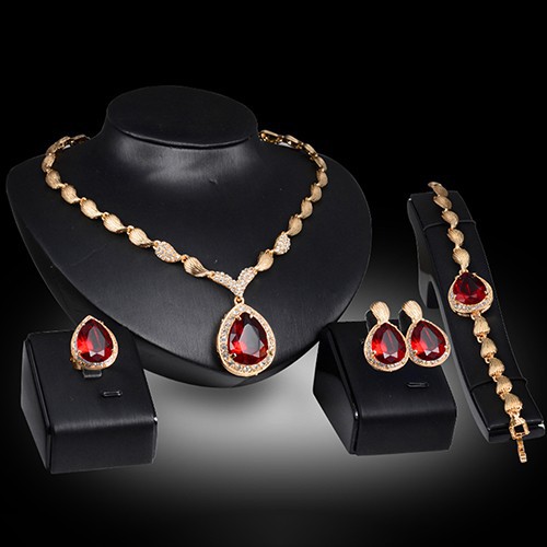 Bộ trang sức thời trang gồm 1 dây chuyền + 1 vòng đeo tay + 1 nhẫn + 1 cặp khuyên tai đính đá đẹp mắt cho nữ