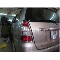 Ốp viền đèn hậu Innova 2008/2014