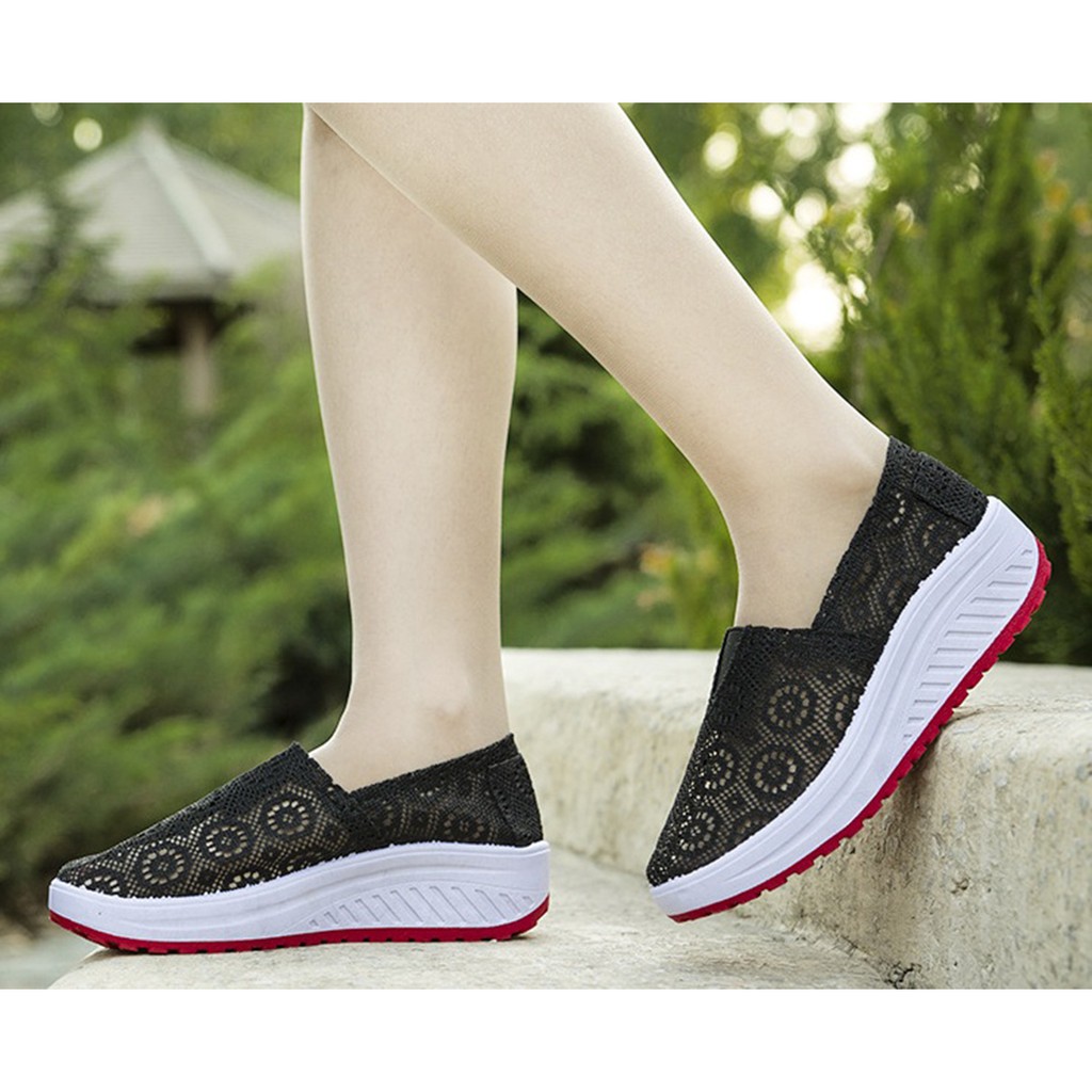 Giày slip on ren đế bánh mì S106