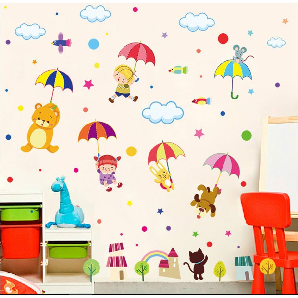 Decal trang trí tường Thú Chơi Dù Vui Nhộn