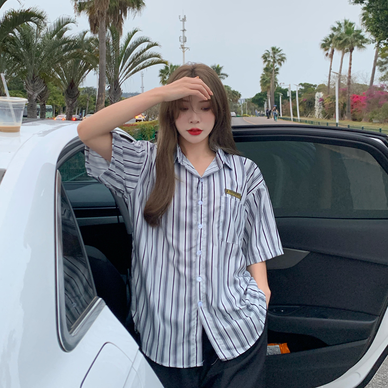 Áo sơ mi nữ tay lửng kẻ sọc nhiều màu phong cách Hàn Quốc