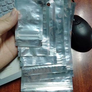 Túi zip 1 mặt thiếc 1 mặt trong