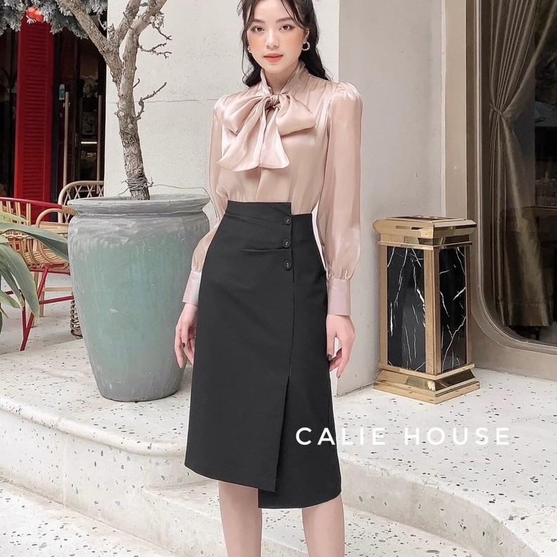 chân váy công sở- chân váy bút chì vạt lệch xếp ly cúc bọc