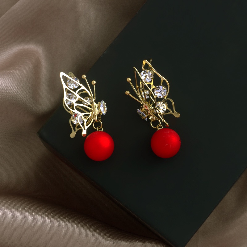 Bông tai chốt gài bạc 925 hình bướm đính ngọc trai sang trọng