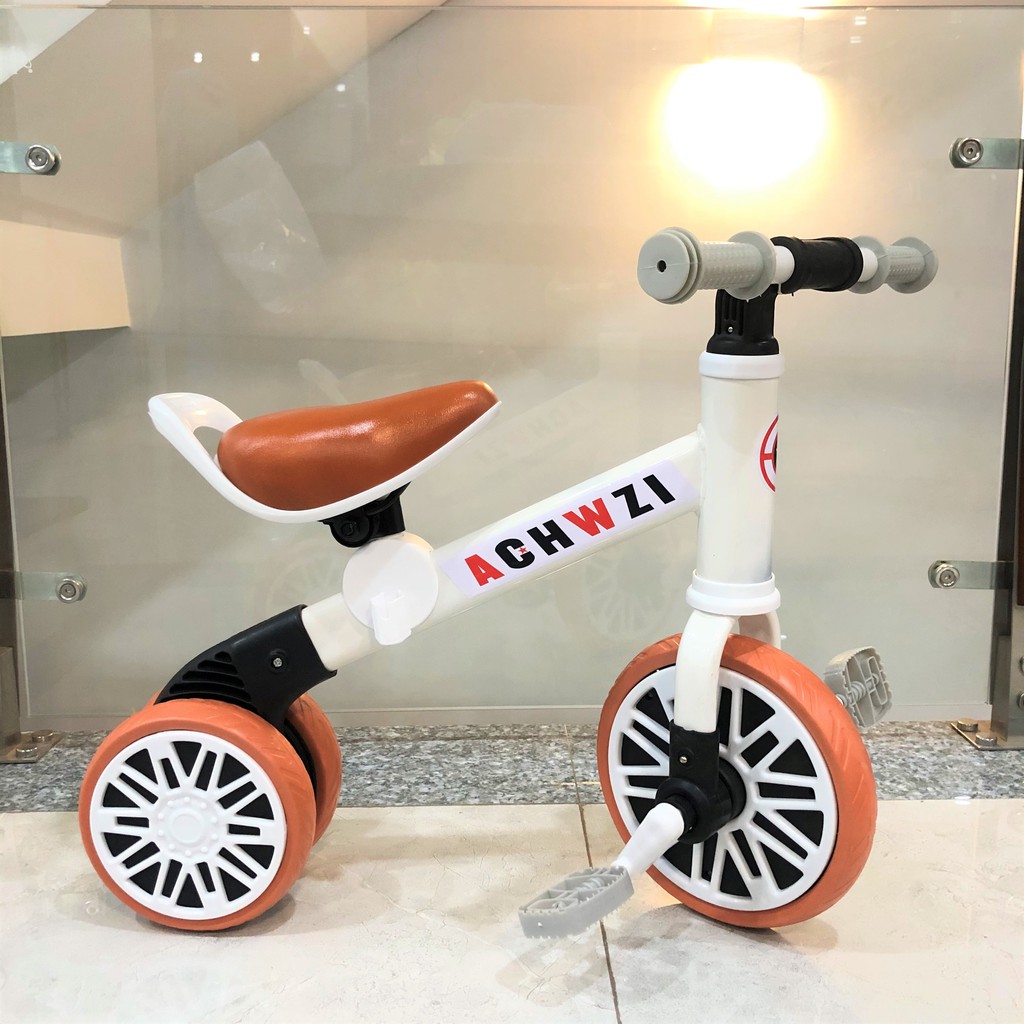 Xe chòi chân, thăng bằng đa năng cho bé có bàn đạp 2 in 1