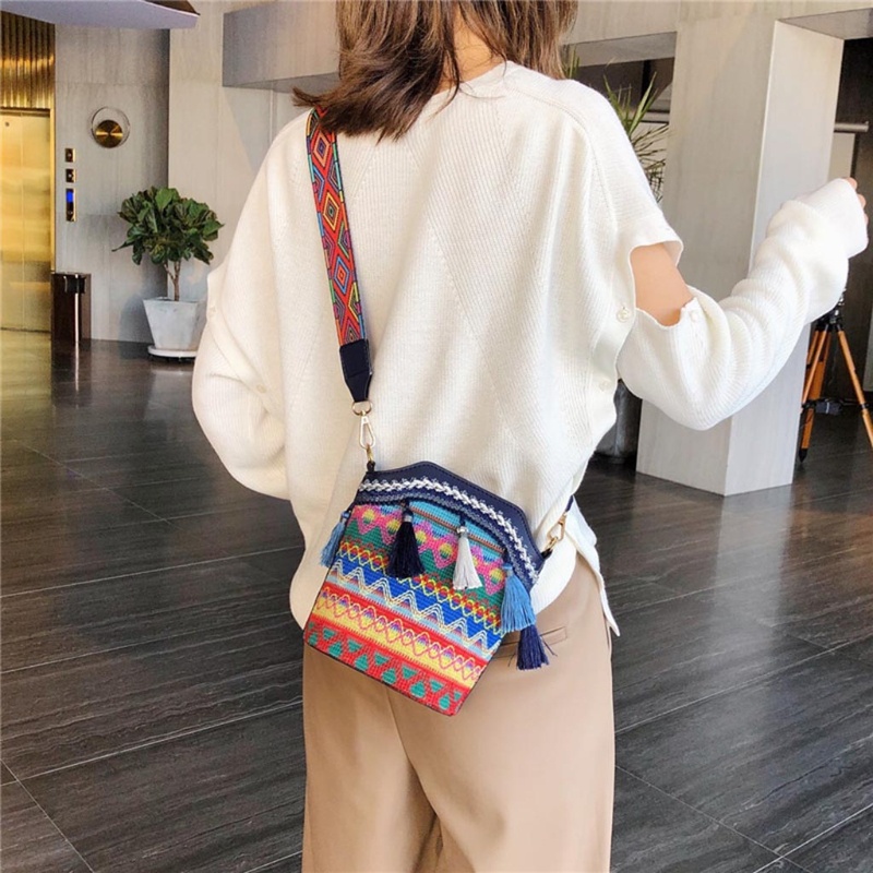 Túi Đeo Chéo Thêu Họa Tiết Thổ Cẩm Vintage Cho Nữ