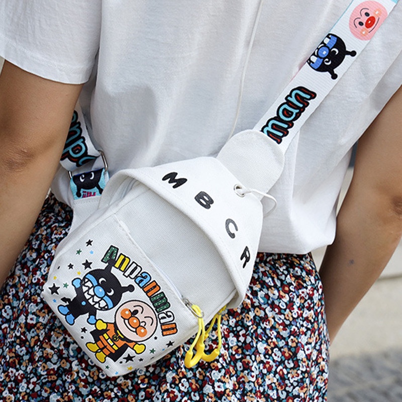 Túi Đeo Vai Vải Canvas Họa Tiết Hoạt Hình Cậu Bé Bút Chì Kiểu Nhật Bản Dễ Thương Cho Bé Trai&amp; Balo In Hình Anime Thời Trang Cho Bé Gái 8-11 Tuổi