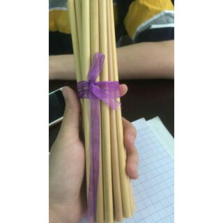 1 ống hút tre