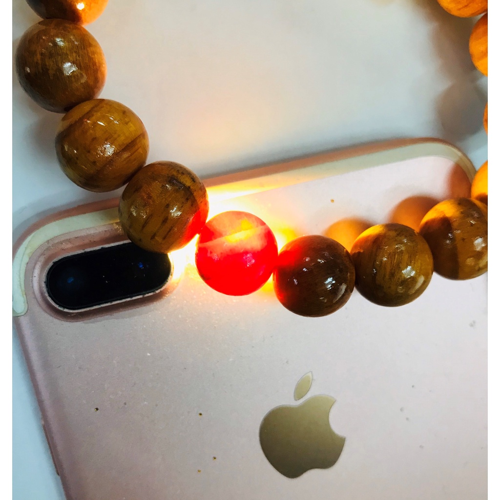 Vòng tay gỗ huyết long