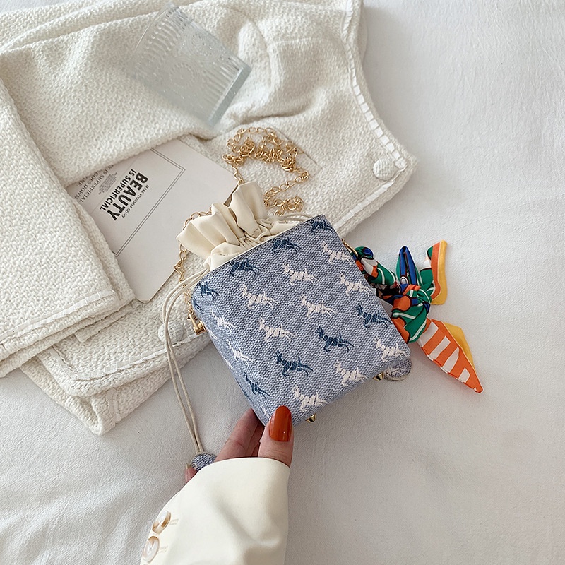 Túi Đeo Vai Hình Vuông Phối Dây Xích Thiết Kế Thời Trang 2022 Cho Nữ