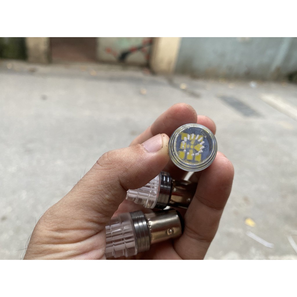 Đèn Led Hậu Nháy 7 Màu Gắn Xe Máy