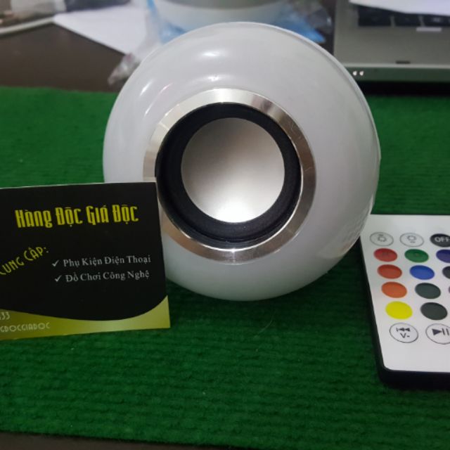 Đèn led kiêm loa bluetooth có remote điều khiển từ xa