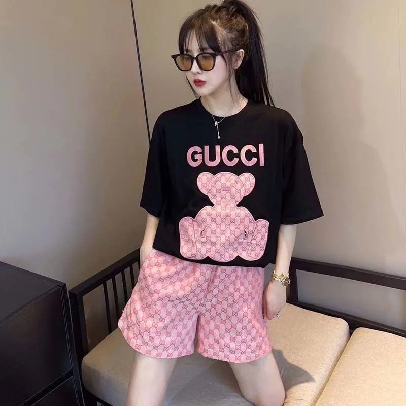 Set Đồ Thời Trang Mùa Hè Gồm Áo Thun Thêu Hình Gấu + Quần Đùi Màu Hồng Cho Nữ 2021