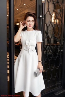 Đầm trắng xoè đính hoa eo lớn ROSIE À LA MODE, Váy đầm dự tiệc sang trọng
