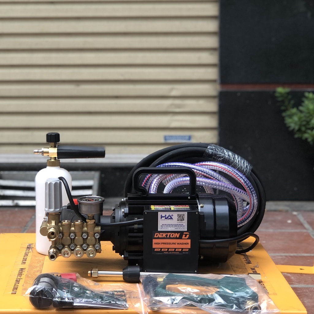 Máy Rửa Xe 2300W Dekton DK-HPW2300
