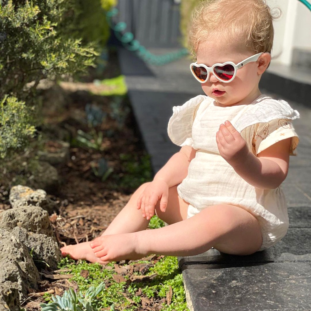 Kính chống tia cực tím có tròng kính phân cực cho bé Babiators - The Sweetheart, Trắng, Tráng gương hồng, 0-2 tuổi