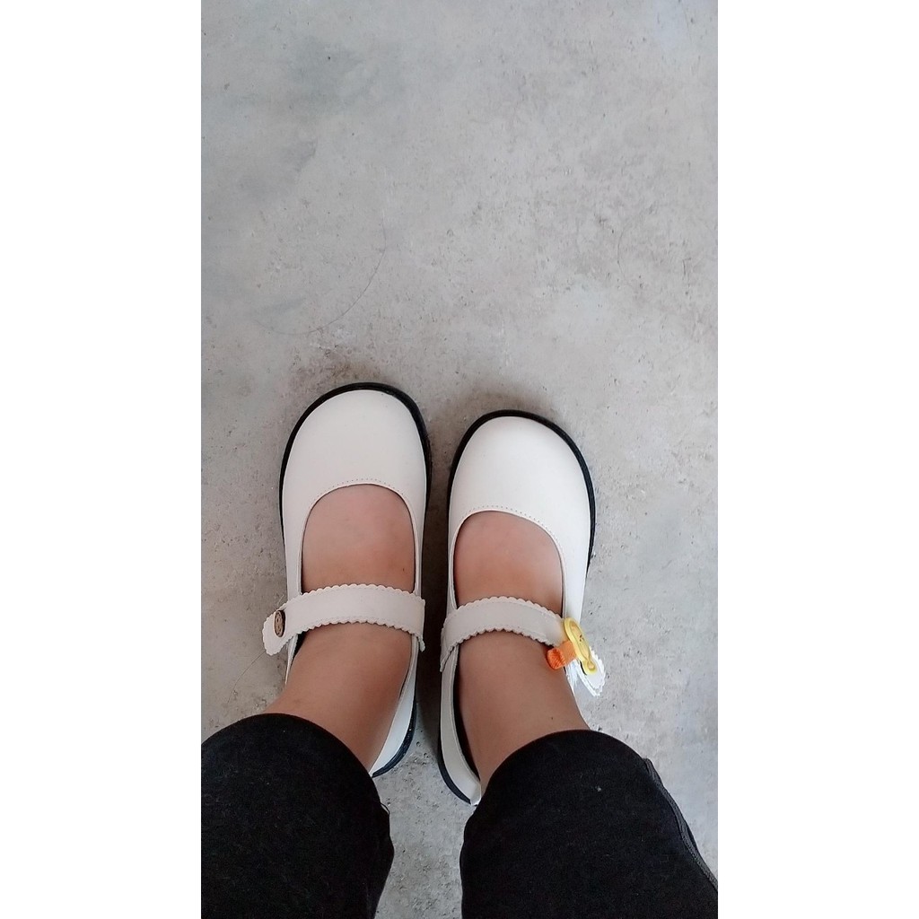 Giày Mary Janes khuy tròn hai màu