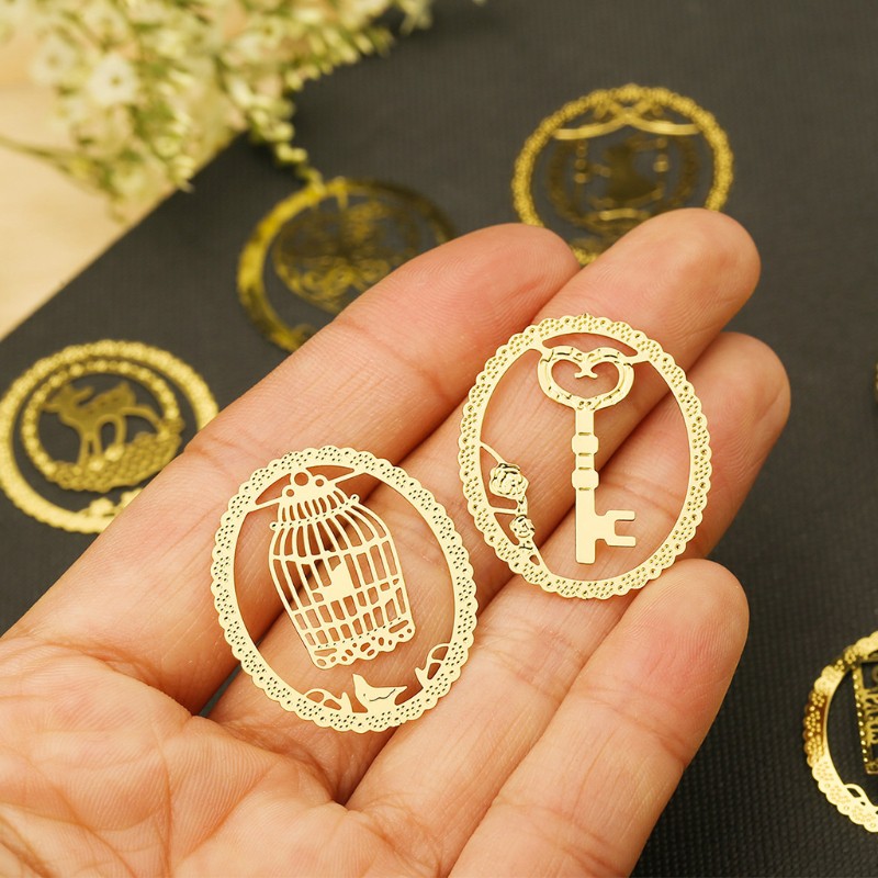 Dụng Cụ Đánh Dấu Trang Sách Bằng Kim Loại Màu Vàng Lấp Lánh