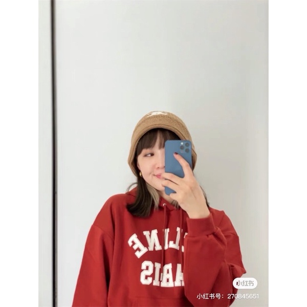 Áo hoodies Celine màu đỏ | BigBuy360 - bigbuy360.vn