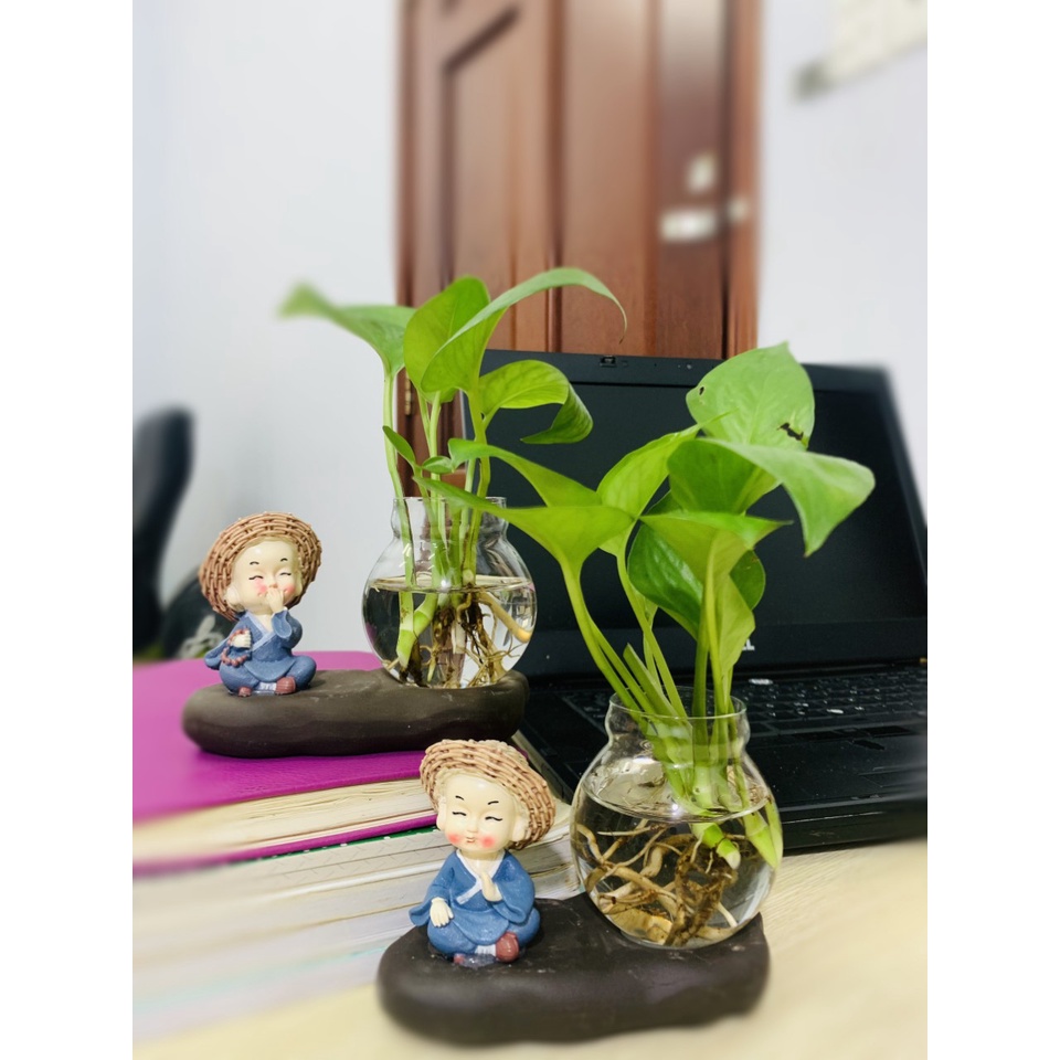 Bộ tượng 4 chú tiểu tứ không đội nón kèm lọ hoa thủy tinh trồng cây ,nuôi cá