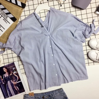 Sơ mi cổ chữ V xinh xắn