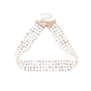 Vòng cổ choker cá tính.