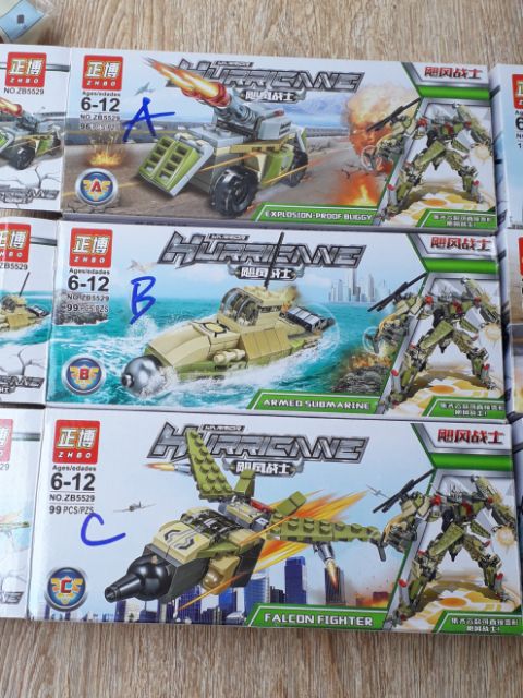 Lắp ráp 1 hộp LegoHurricne 5529 có nhiều chi tiết bằng nhựa ABS