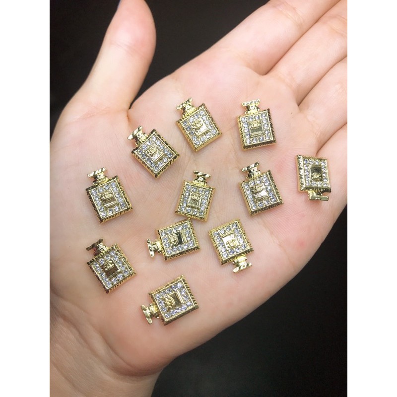 Cham cao cấp- mẫu cham hãng- xịt nước hoa- phụ kiện nail