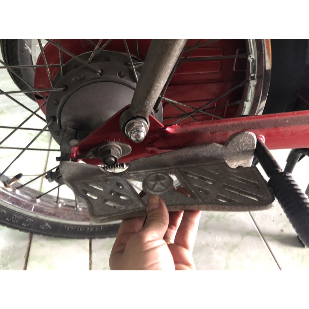 Gác chân sau cho xe honda 67 mẫu xưa hình ngôi sao nhỏ - bằng nhôm đúc