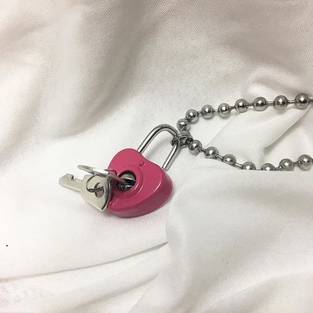 Heartlock necklace