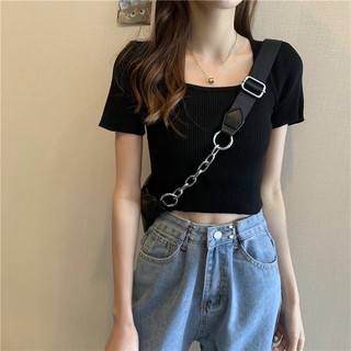 Áo thun gân cổ vuông tay ngắn