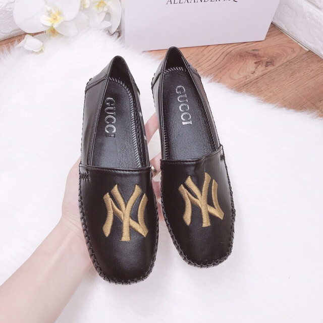 Giày slip on NY da mịn mềm mũi vuông | BigBuy360 - bigbuy360.vn