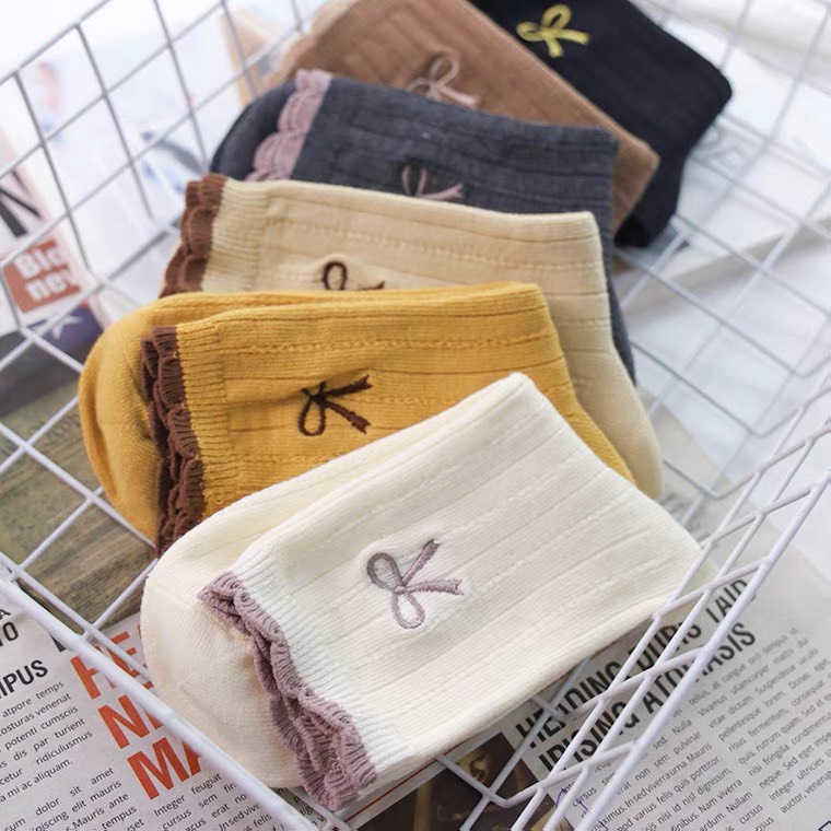 Tất Vớ Dài Nữ Thêu Hình Nơ dễ thương, dịu dàng, chất vải cotton co giãn thấm hút tốt